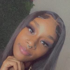 Meet your Posher, Najai